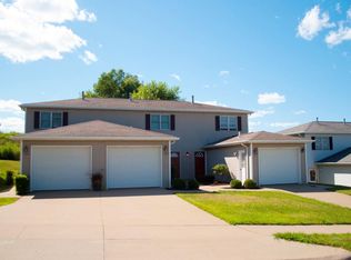 2123 Hummingbird Dr APT 1, Dubuque, IA 52002