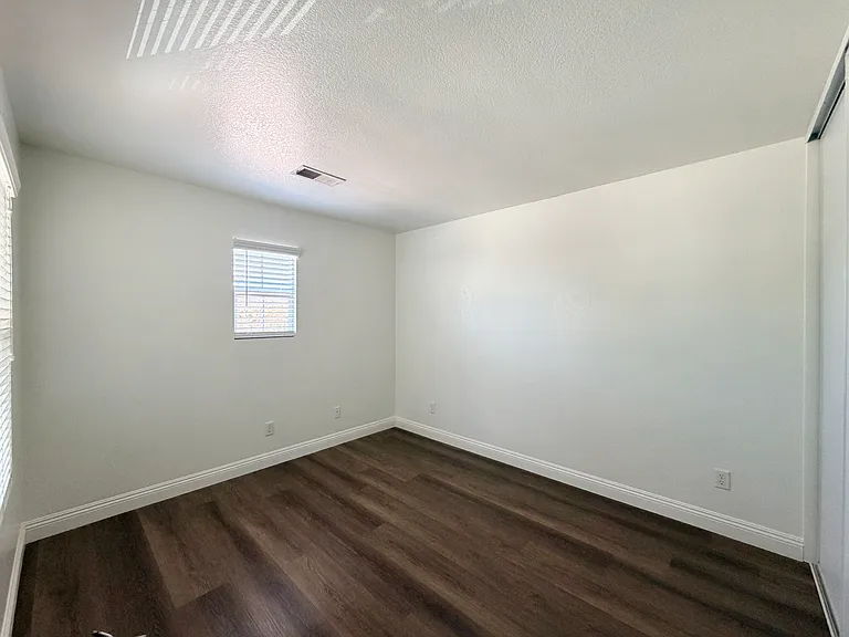 1884 Pinnacle Way — Photo 23