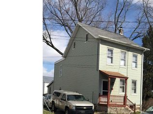 41 Canal St, Leesport, PA 19533