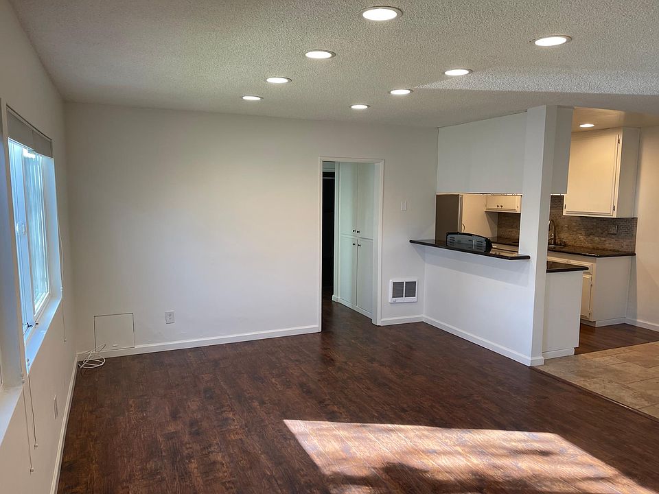 1st image of 3045 E Theresa St