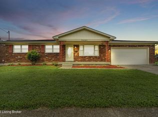 2018 Shadow Fern Dr, Shively, KY 40216