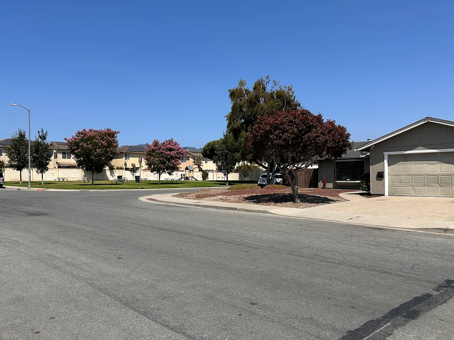 3 bed, 1587 sqft, $4,250 — Photo 2