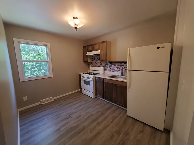 1105 Tremont Ave — Photo 23