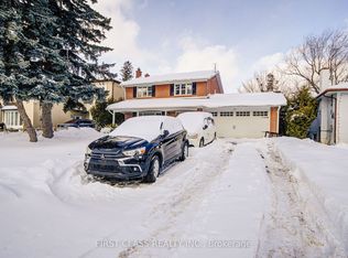 126 Sherwood Forest Dr, Markham, ON L3P1R1