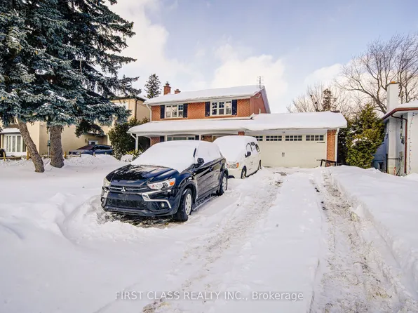 126 Sherwood Forest Dr, Markham, ON L3P 1R1