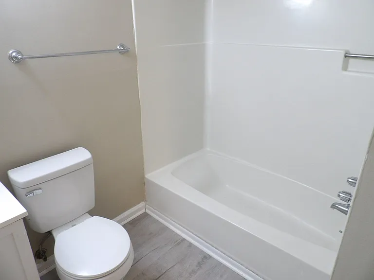 430 Harrodswood Rd #30 — Photo 33