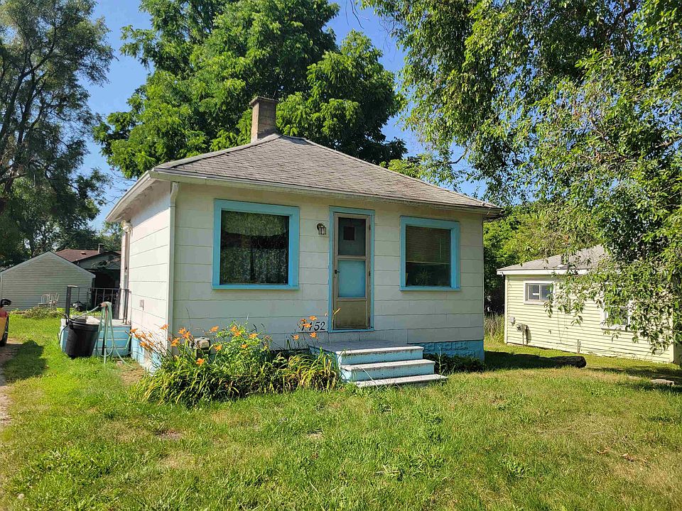 1st image of 1452 Norton St