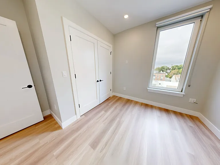 211 Green Street — Photo 22