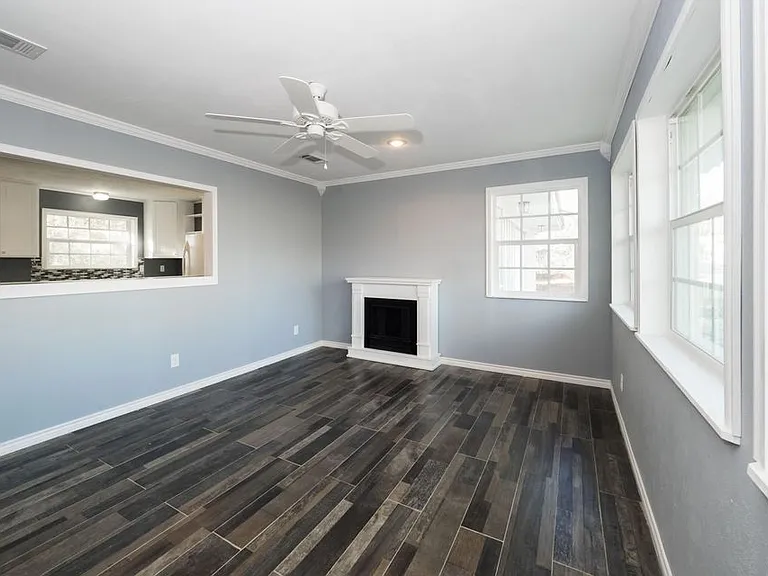 700 N Gladys St — Photo 17