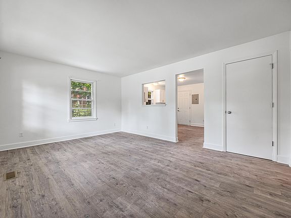 3rd image of 3714 Carlyle Dr