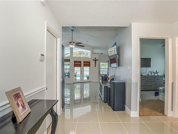 4th image of 11108 Huxley Ave