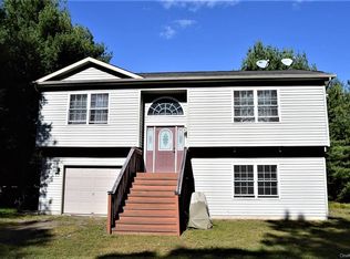 176 Erie Rd, Shohola, PA 18458