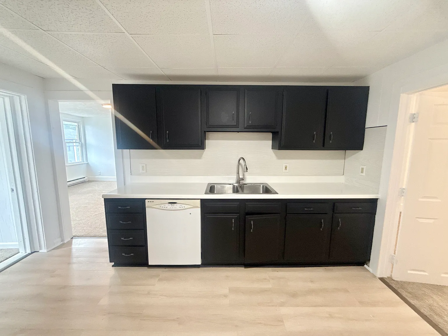 3 bed, $1,450 — Photo 2