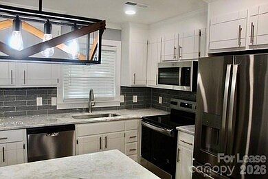 4th image of 231 Oak Dr