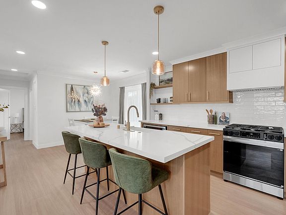 4th image of 34 W Carlton Way