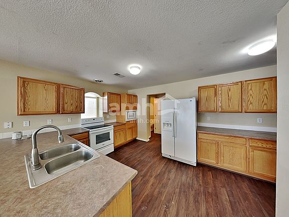3rd image of 21547 E 55th Pl