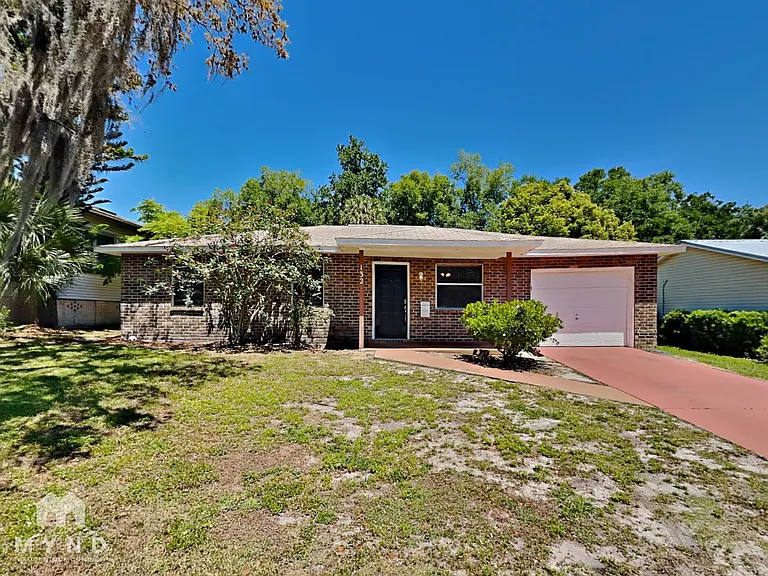 132 E Poinsettia St — Photo 1