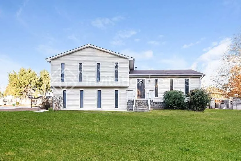 3396 San Antonio Dr
