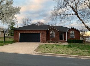 215 Lancashire Dr, Branson, MO 65616