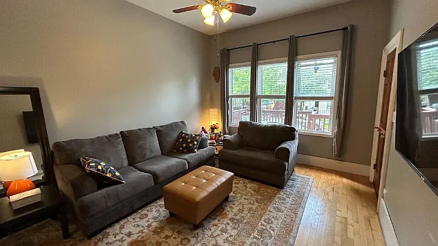 2422 W Moffat St #1 — Photo 4