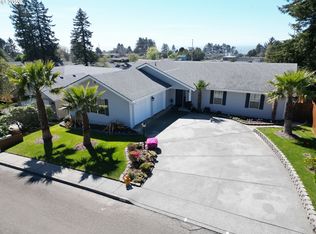 835 Highland Ave, Brookings, OR