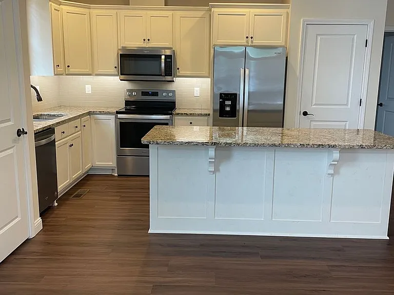 1209 High St — Photo 10