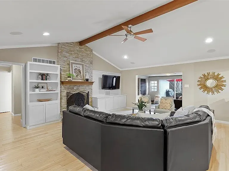 9262 Whitehurst Dr — Photo 5