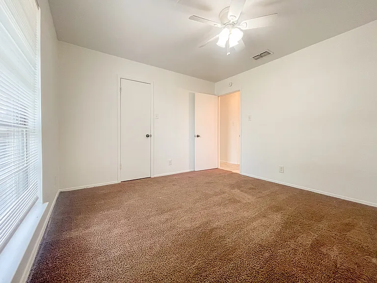 517 Karen Dr — Photo 17