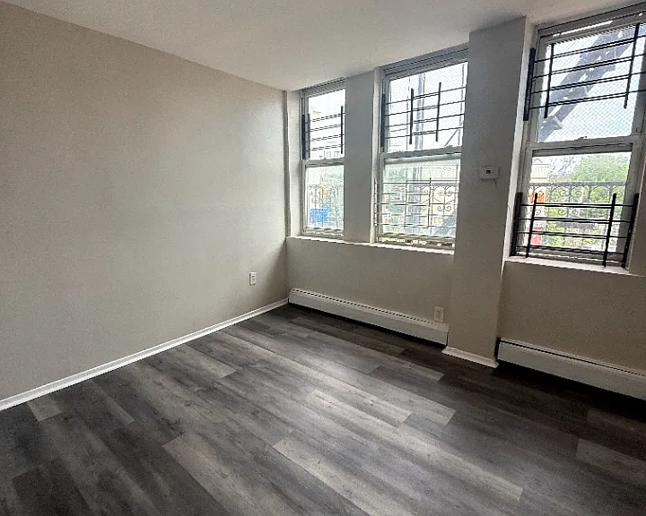 572 Springfield Ave #L2 — Photo 2