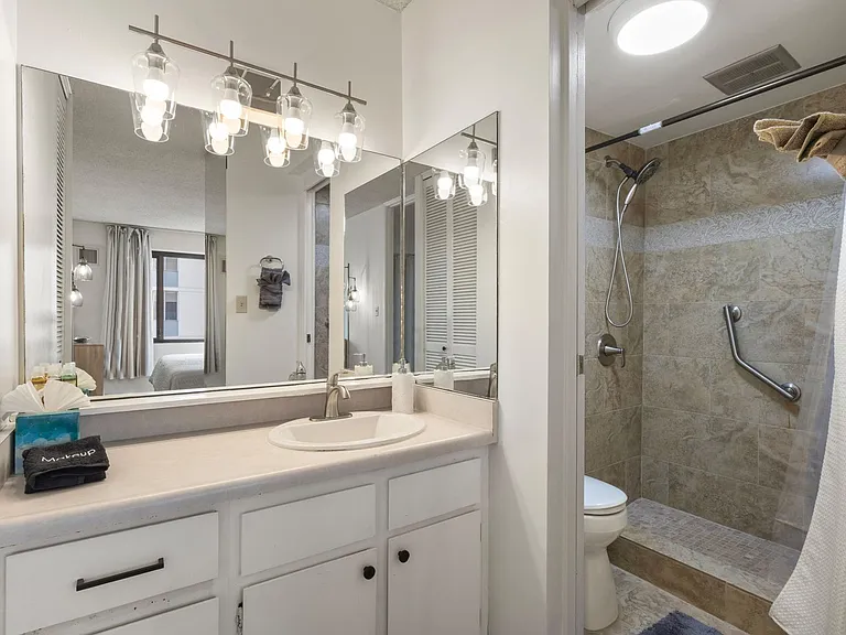 2140 Kuhio Ave #801 — Photo 11