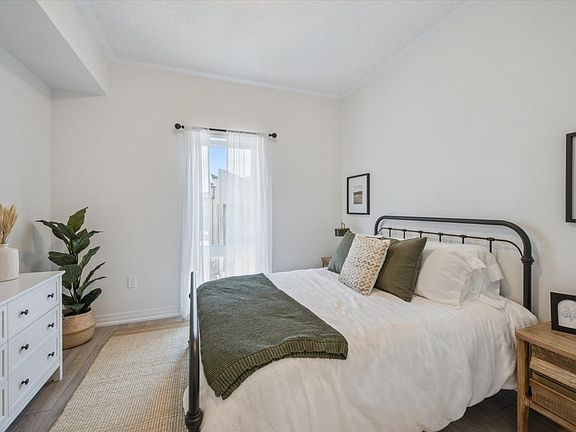 Photos taken from model suite. Interior finishes are consistent, suite layouts may vary.