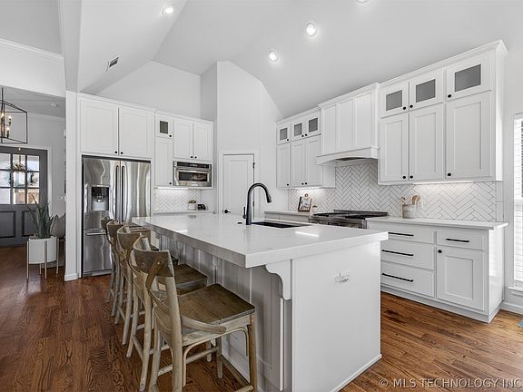 5th image of 2090 E 176th St S