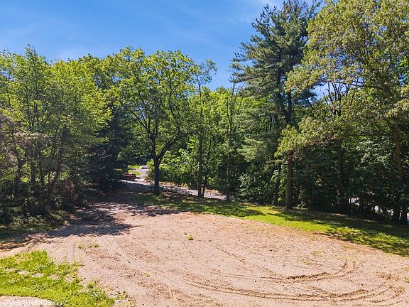 4th image of 10 High Farms Road