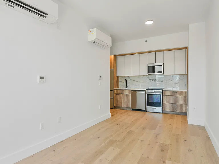 343 Himrod St #708 — Photo 3