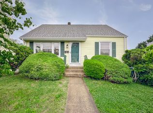 57 Fenway Dr, Hamden, CT 06517