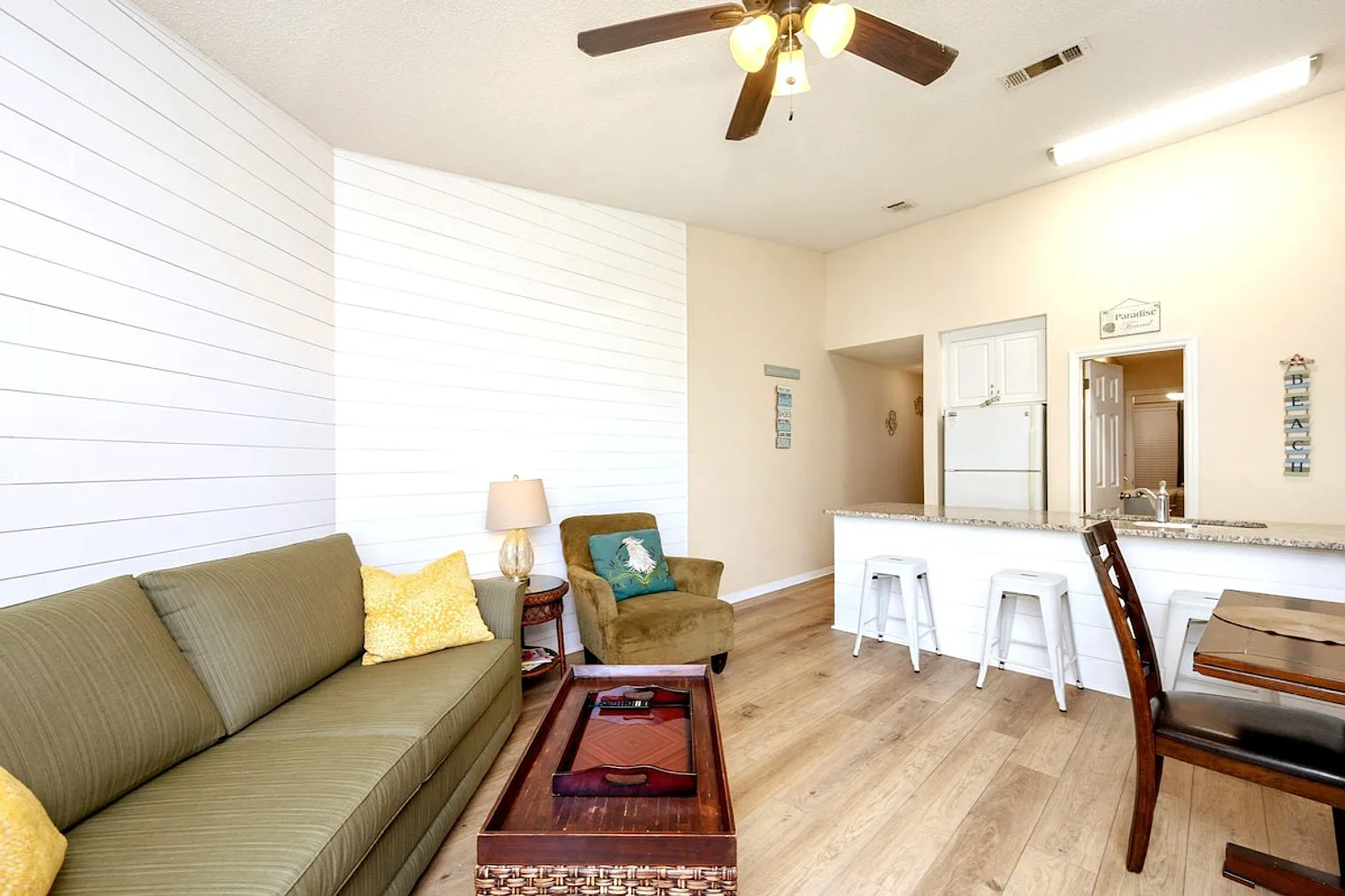 1 bed, 1.0 bath, 645 sqft, $1,947 — Photo 3