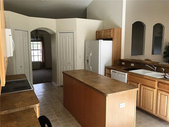 4th image of 7398 Skylark Dr