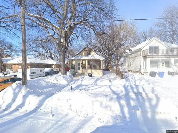 1445 2nd Ave S, Fargo, ND 58103