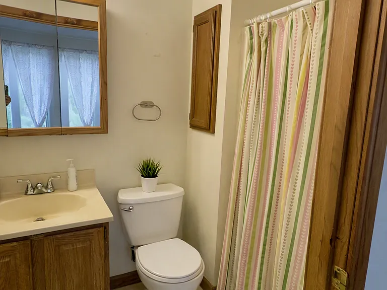 222 Campbell St — Photo 9