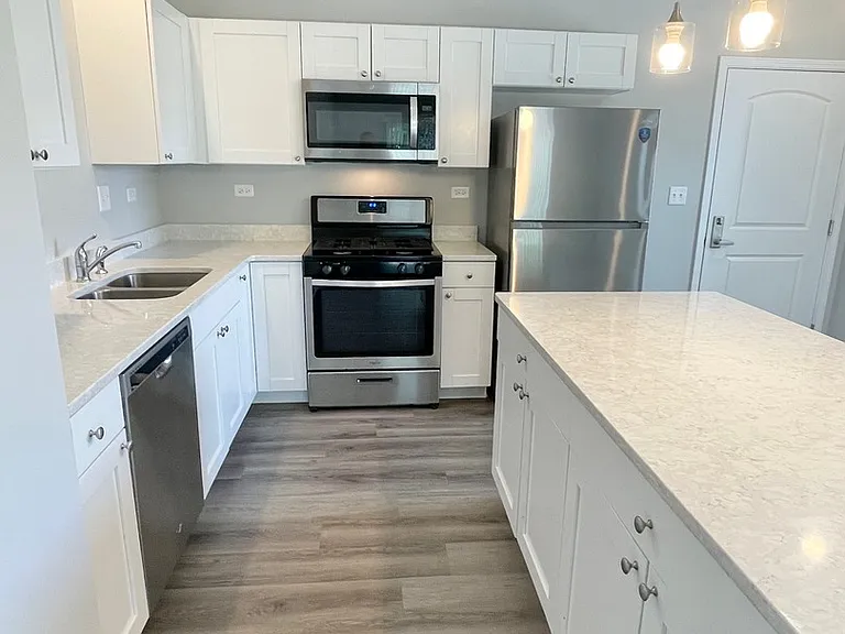 301 N Madison St #2F — Photo 3
