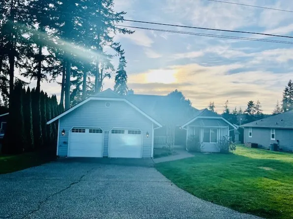 253 Heather Dr, Camano Island, WA 98282