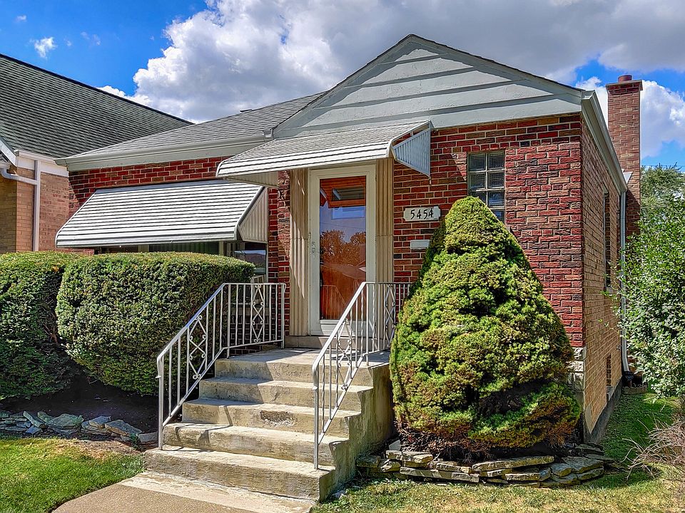 1st image of 5454 N Neenah Ave