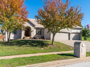 1545 W Silver Oak Dr, Springfield, MO 65810