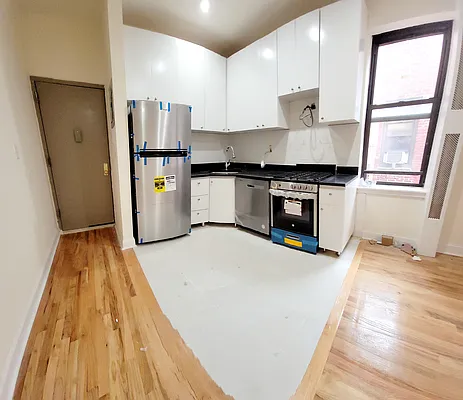 Rented by Metro Park Realty Inc | media 2