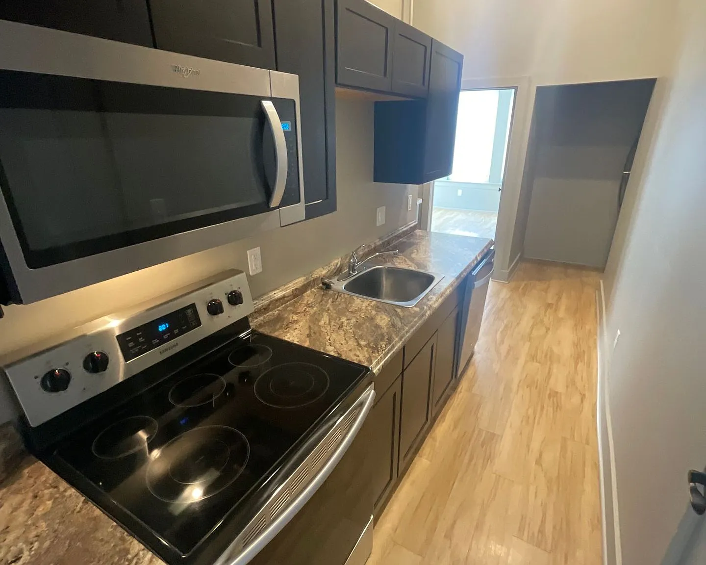 425 North Walnut Street — Photo 1