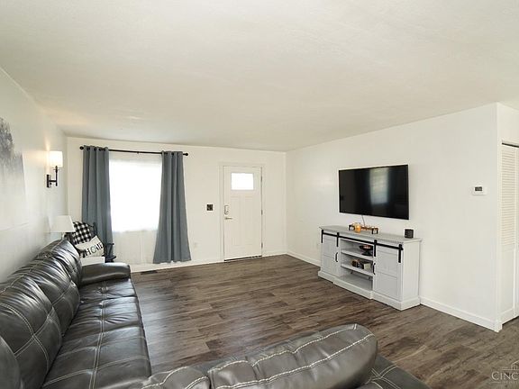 5th image of 2561 Retford Dr