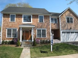 214 Arbor Dr, Southport, CT 06890
