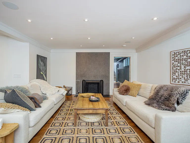 41 Deep Wood Ln — Photo 16