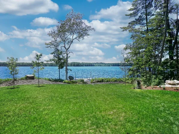 200 Thomas Pond Terrace Road, Raymond, ME 04071