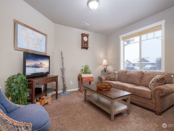 5th image of 1007 Willow Avenue